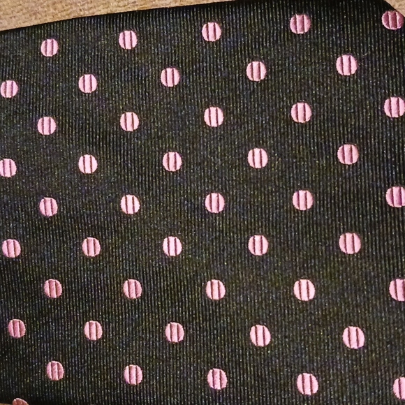 Mens Breast Cancer Awareness Tie - Picture 2 of 4